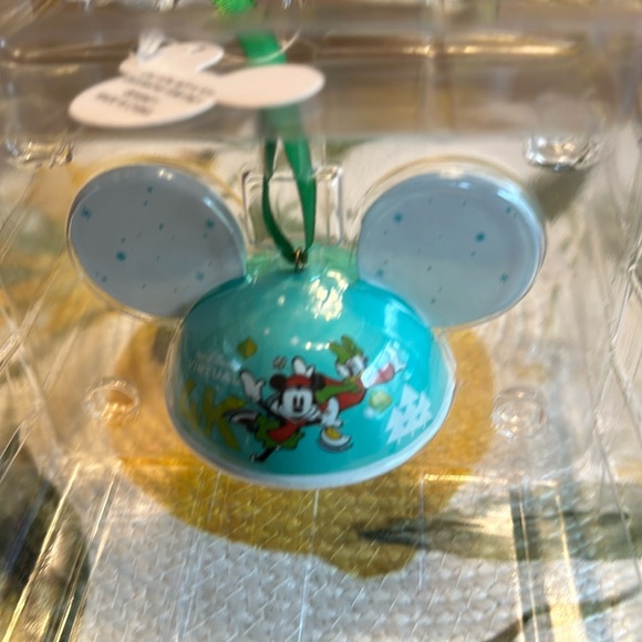 RunDisney 4k ornament/medal with lanyard - Picture 3 of 7